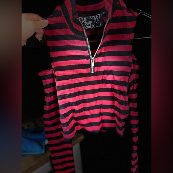 KILLSTAR long sleeve stripped crop top - Picture 5 of 6